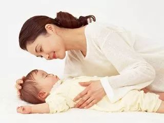 宝宝断夜奶的最佳方法 如何给宝宝断夜奶