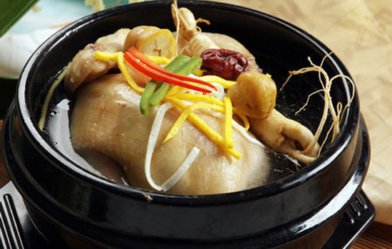 产后吃公鸡好还是母鸡好