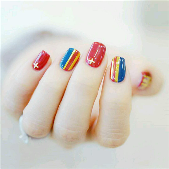 冬天条纹美甲图片 最吸情的格纹