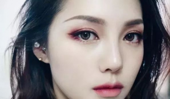 冬天适合什么颜色的眼影 这三款教程拿走