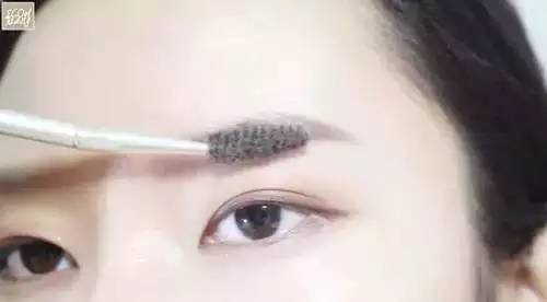  眉毛淡怎么画眉毛 眉毛淡的画法步骤介绍