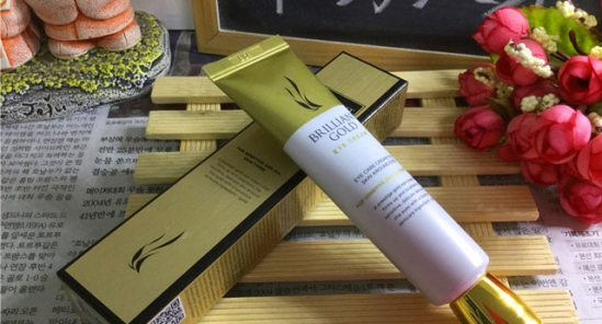 ahc黄金眼霜好用吗 黄金抗老抵抗岁月痕迹
