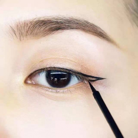 正确的淡妆化妆步骤 教你快速画好完美淡妆