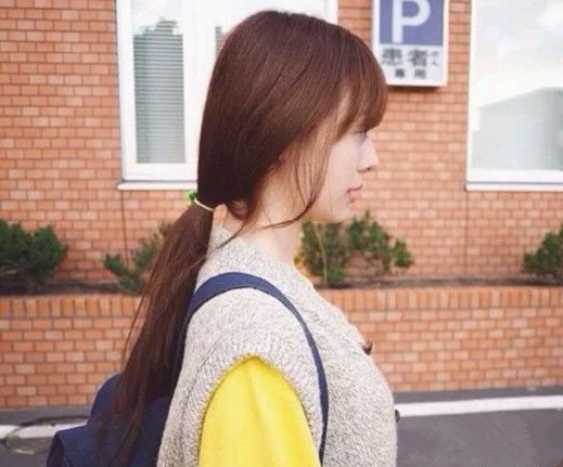 女生长头发图片 气质长发怎能让人不爱