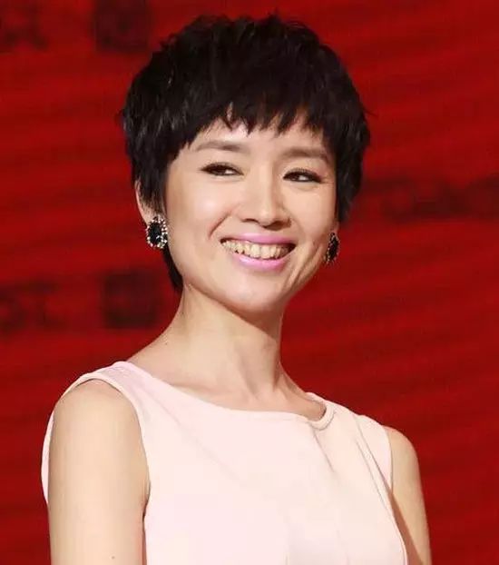怎么选择适合自己的口红  口红色号踩雷就真的尴尬了