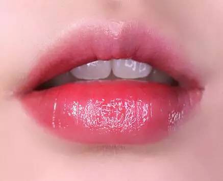 韩国妆容的画法 青春就要这样大胆的妆