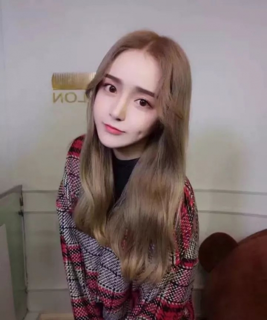 超显气质的女生发型 让你在整个冬季气质非凡