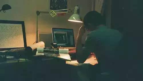 喜欢一个人是什么感觉 我爱你只是你不知道而已