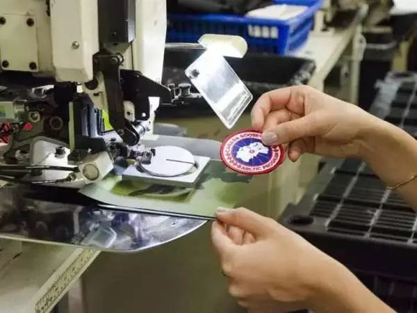 推荐羽绒服品牌  如何挑选羽绒服款式