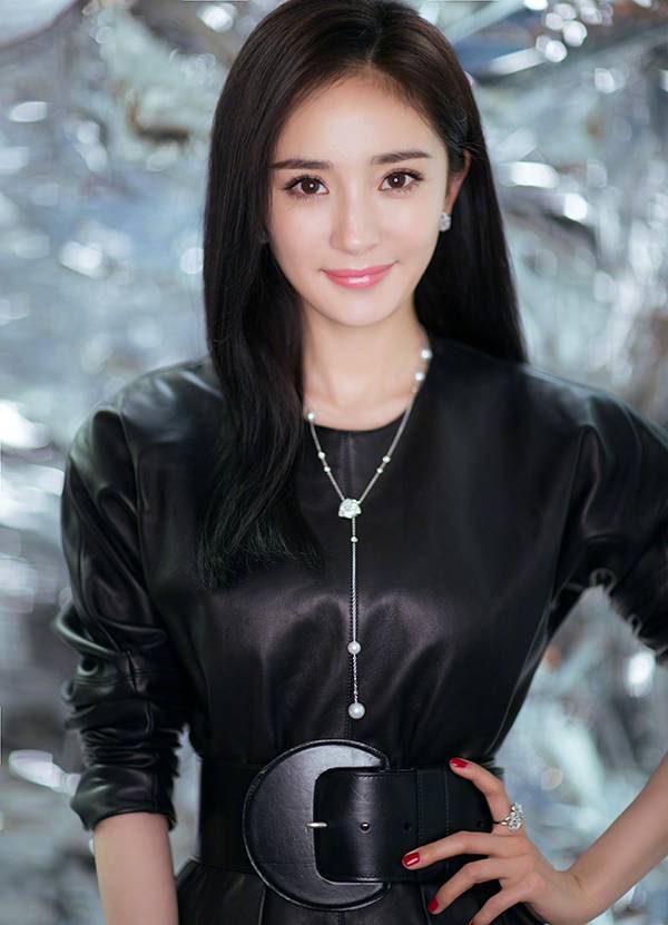 秋冬项链时尚搭配 让你的look美的任性