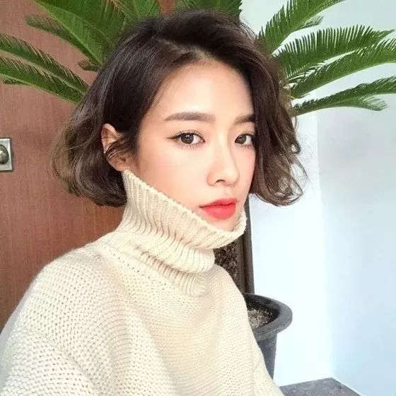 短发女生冬天穿衣搭配 这么穿才时髦