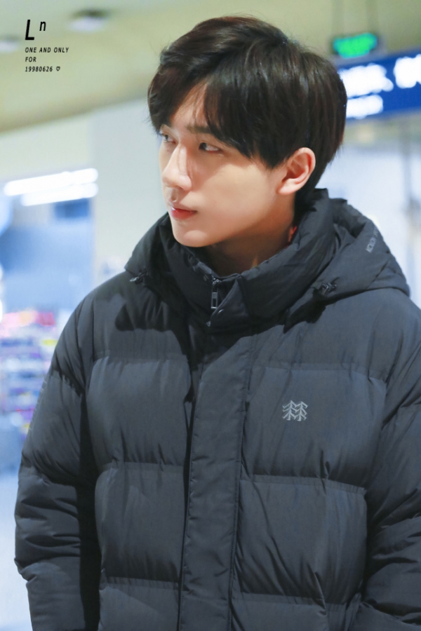 什么牌子羽绒服好看   你和明星的距离只差了一件羽绒服哦