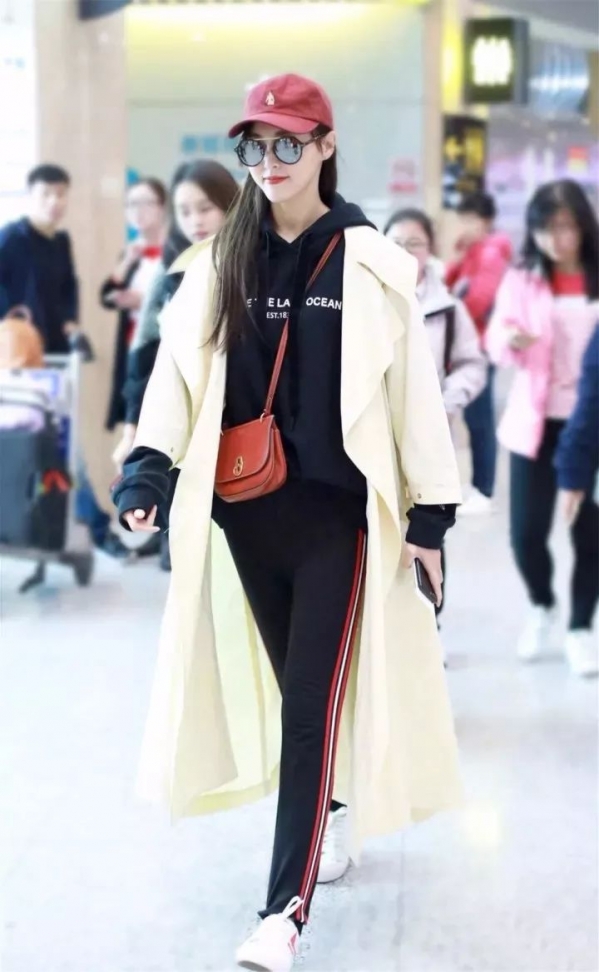长款卫衣搭配图片 卫衣如何搭配才不会显得臃肿