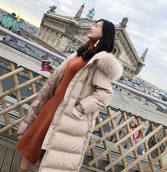 焦糖色连衣裙配什么外套 温暖又优雅的搭配