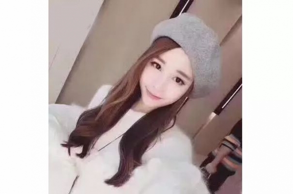 不挑脸型的贝雷帽搭配 这个冬天像法国女人一样有情调