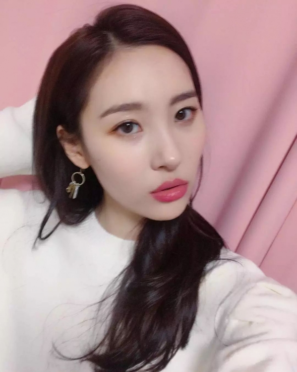 韩国女明星穿衣搭配  韩国小姐姐教你穿搭