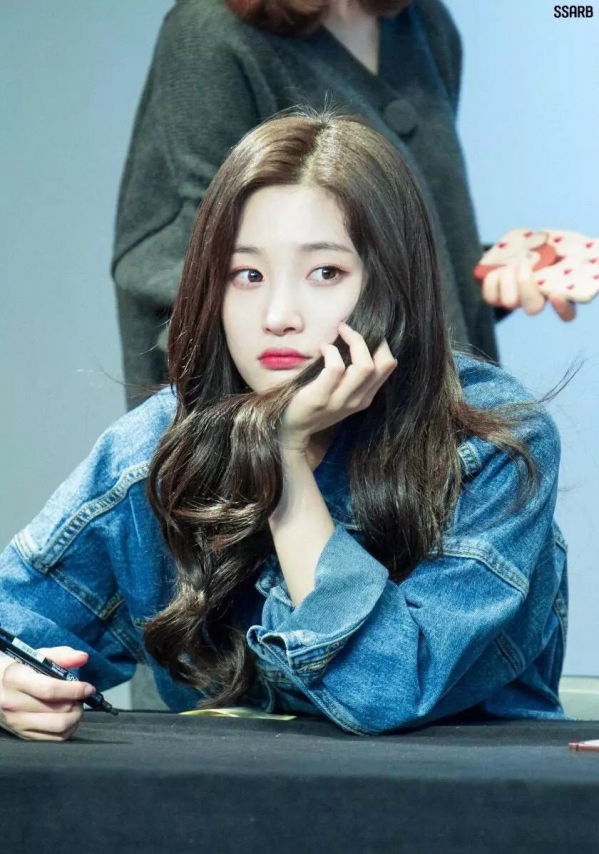 韩国女明星穿衣搭配  韩国小姐姐教你穿搭