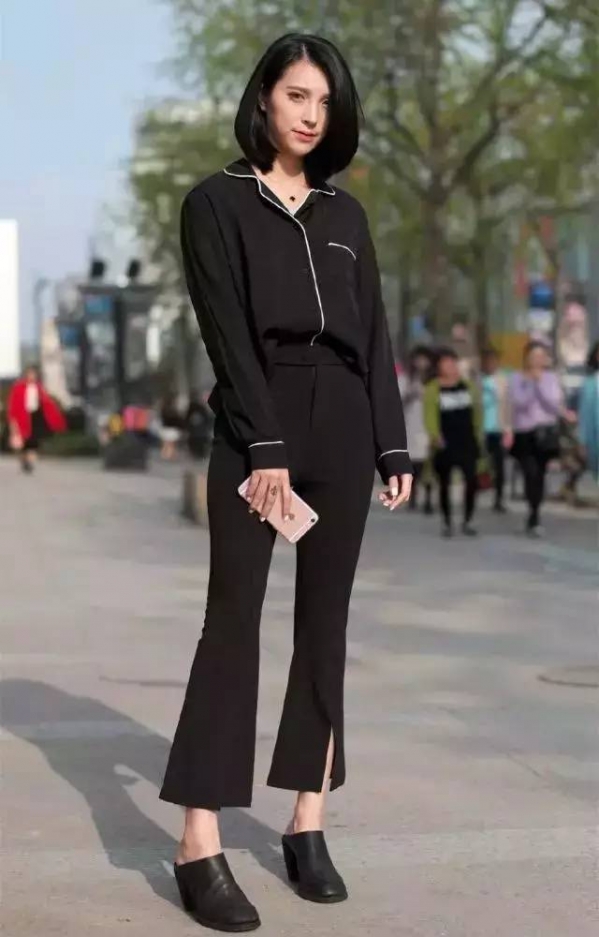 小黑裤怎么搭配衣服  小黑裤配什么上衣