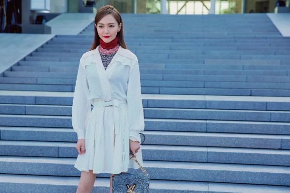 叠穿衣服搭配   秋冬学会叠穿你就能美出新层次哦