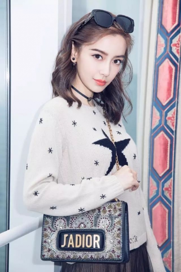 冬季怎么穿暖和又好看    你就不能学学Angelababy的穿搭吗