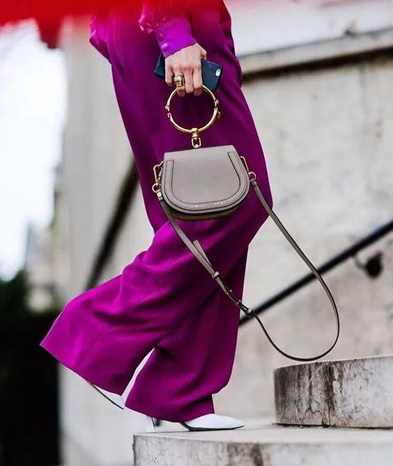 冬季穿什么颜色的衣服   有些颜色实在不适合冬季穿你还不知道吗