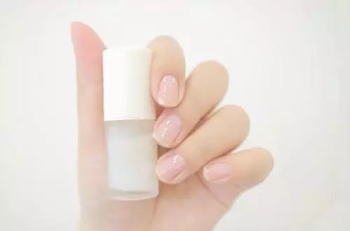 磨砂美甲怎么做 黑白系的磨砂美甲教程