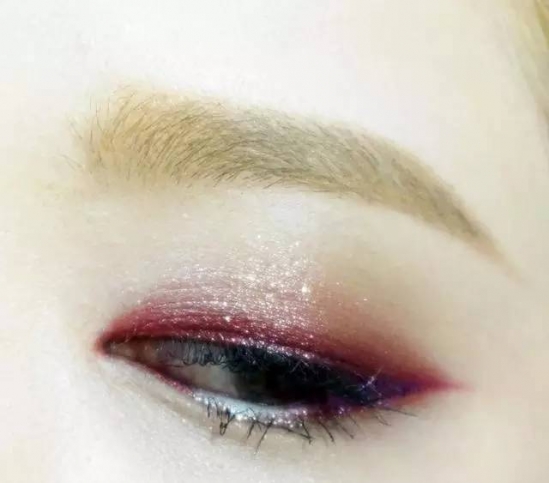 眼妆画法大全 四款迷人的大眼妆画法步骤图解