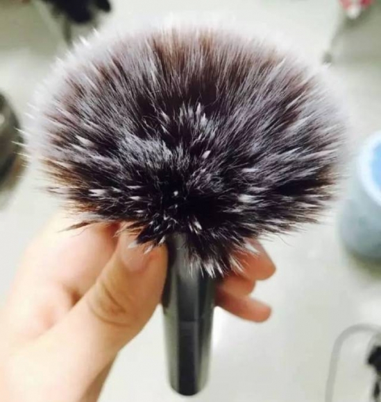 怎么洗化妆工具   化妆刷不洗就足以毁你容貌