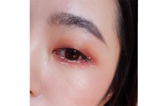 下眼影怎么画 妆容怎么样全靠下眼影