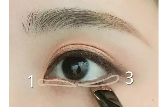 眼影怎么画 三种常见眼妆教程