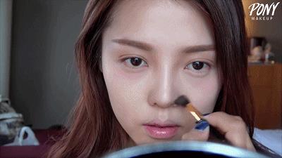 pony日系可爱妆容画法 出游约会甜美妆容