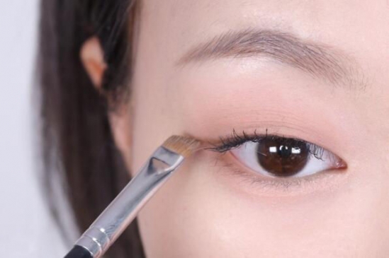 单眼皮眼妆教程图解 单眼皮这样妆比双眼皮还美