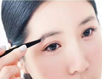  清新眉的画法技巧 上升眉最近掀起了一股热潮