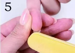 指甲怎么剪好看 5种经典甲型的修模方法