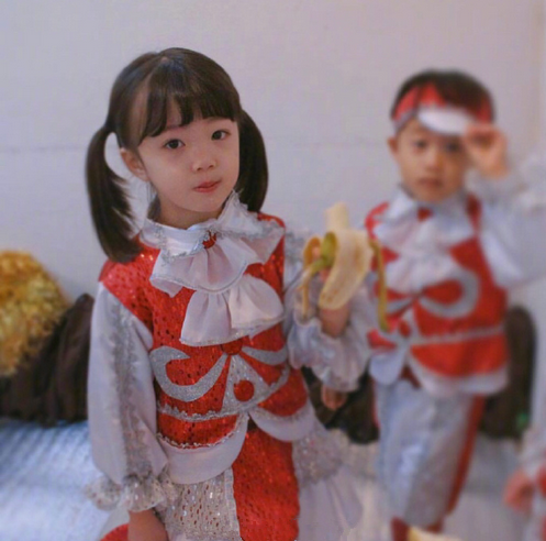 小女孩短发怎么扎简单好看 六款简单扎发推荐给宝妈们