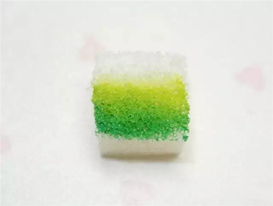 绿色渐变美甲教程 充满着春天的气息