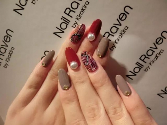 酒红色美甲图片 秋冬之王酒红系美甲图片大全