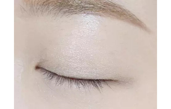 绿色眼影怎么画好看 意外的清新迷人