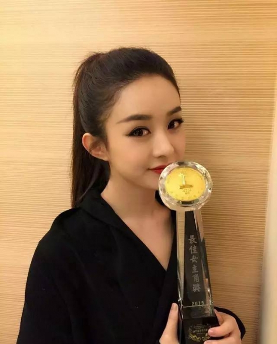 脸大适合什么发型 几款赵丽颖显脸小发型推荐