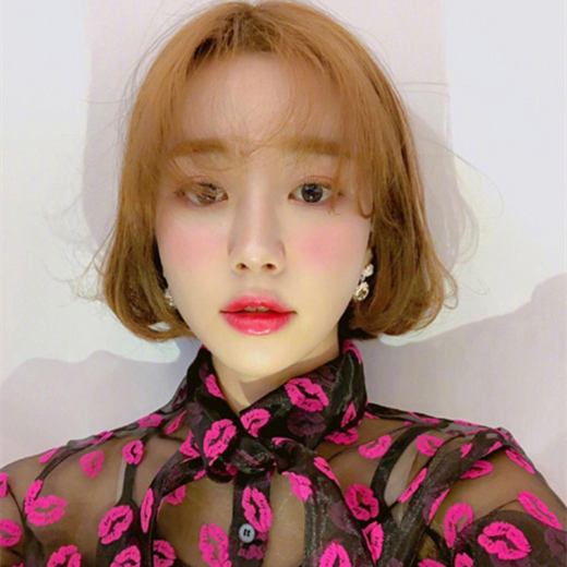 短发适合染什么颜色2024 甜美发色真惹人喜欢