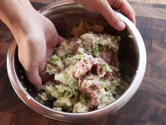 饺子的家常做法 饺子这样做简直好吃棒了