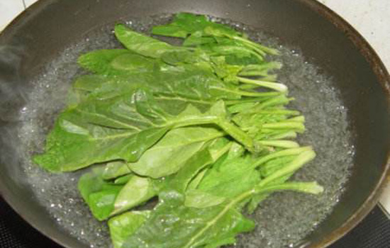 菠菜要焯水吗 菠菜焯水多久去除草酸