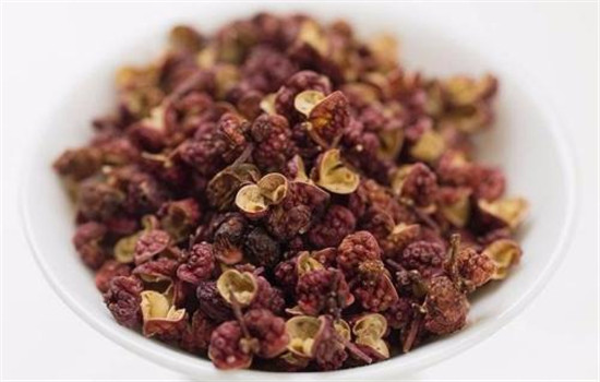 宫寒用什么泡脚好 宫寒泡脚的中药方推荐