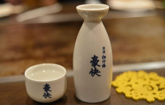 白酒为什么是辣的 白酒怎么喝不辣