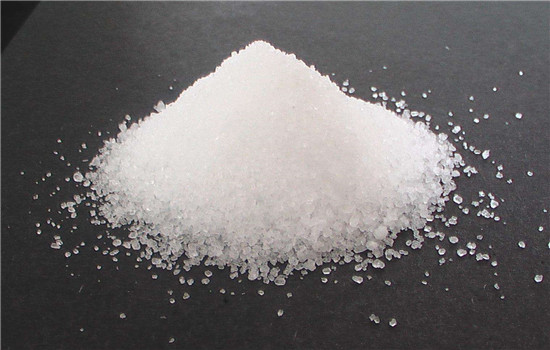 盐水泡脚放多少盐 盐水泡脚的注意事项