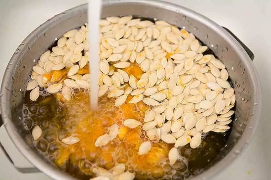 南瓜子的功效 南瓜子营养价值及美味食谱介绍