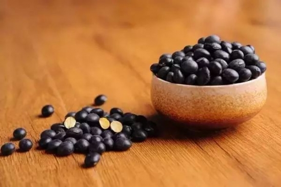 黑色食品的营养价值 这些黑色食物降血脂抗衰老