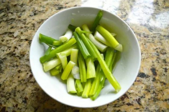 鸡肉豆腐丝的家常做法 鸡肉豆腐丝食谱介绍