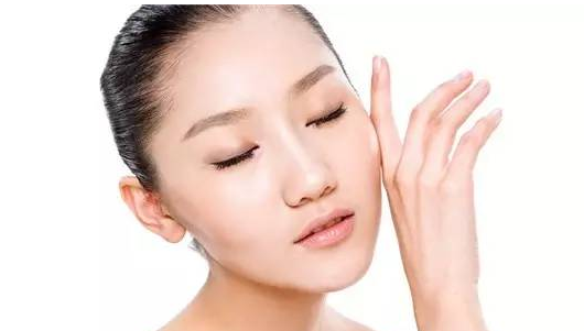 洗面奶去角质的方法 如何正确使用洗面奶去角质