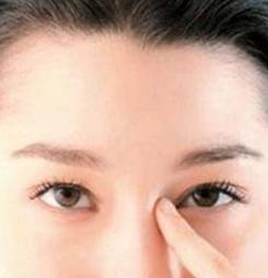 黑眼圈怎么去除既简单有容易 教你如何三分钟告别黑眼圈！